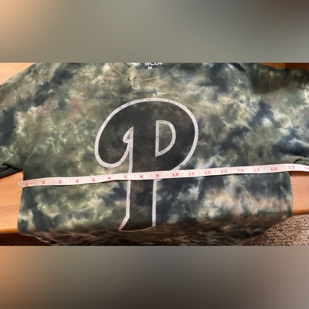 Liquid Blue: Philadelphia Phillies P tie-dyed sporty short sleeve tee shirt. - Picture 6 of 6